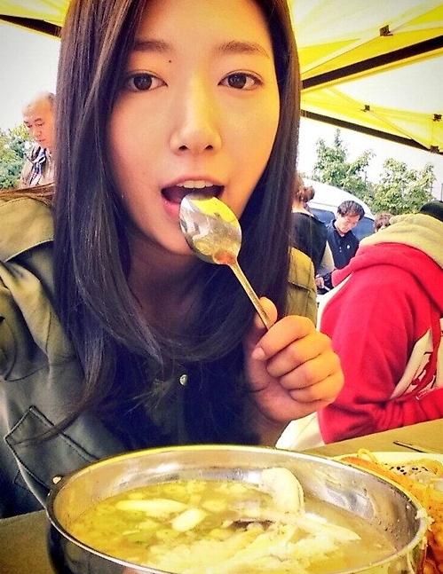 복날
 출처:/ 박신혜 SNS