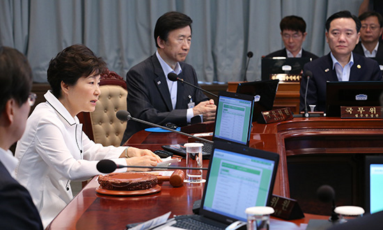 박 대통령 "경제활성화와 대한민국 개혁작업에 힘 쏟아야"