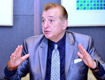 산업용 자바 창시자, 부르스 카바 CAT CEO