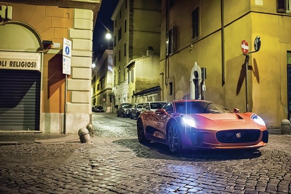 007 스펙터 출처:/재규어랜드로버