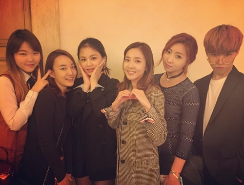 윤하 출처:/산다라박 인스타그램  