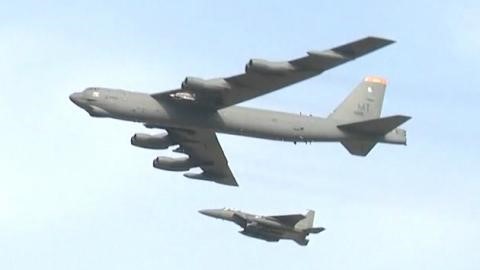 핵미사일 탑재 B-52
 출처:/  YTN  캡처