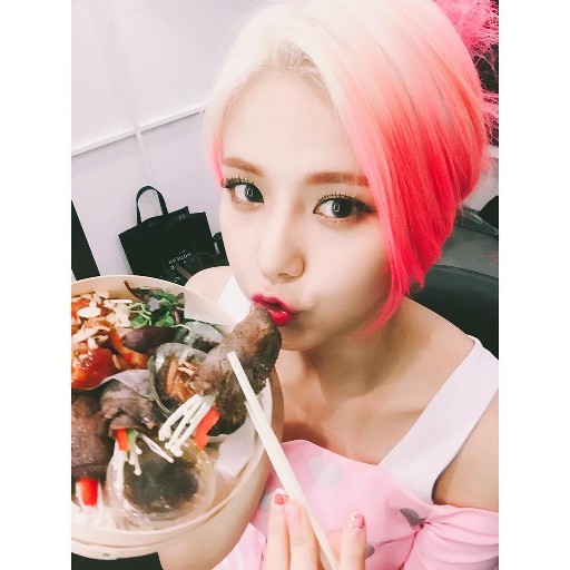 AOA 크림
 출처:/ 혜정 SNS 