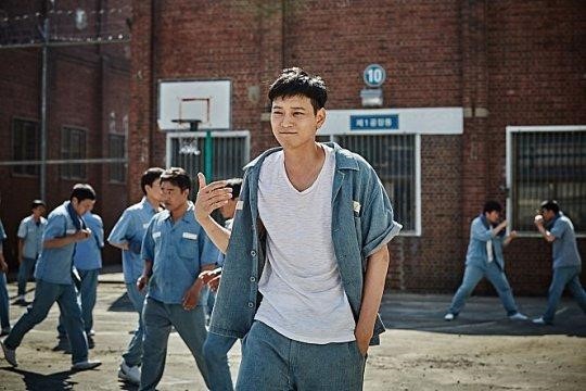 강동원 열애설 사실무근 
 출처:/영화'검사외전' 스틸컷