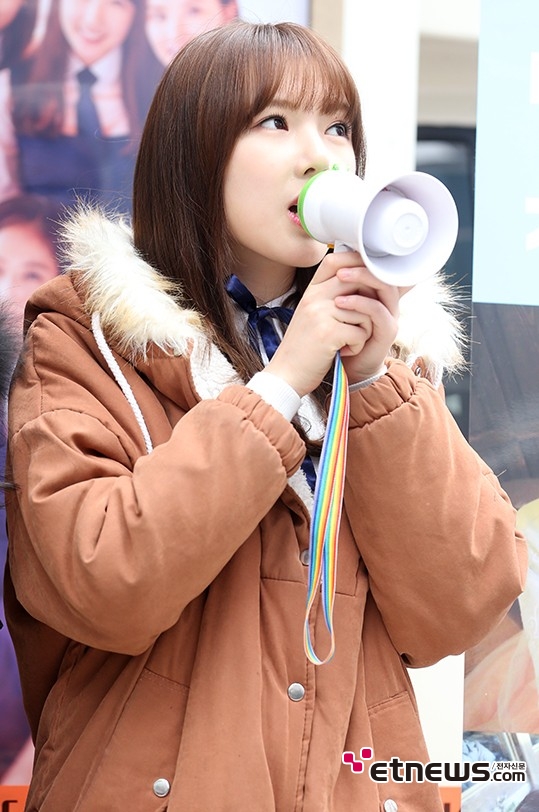 [포토] 여자친구 예린, ‘1위 공약 팬미팅이에요!’