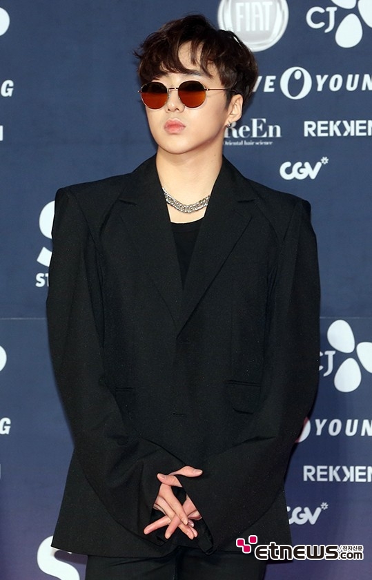 [포토] 위너 강승윤, ‘미러 선글라스’ (SIA)