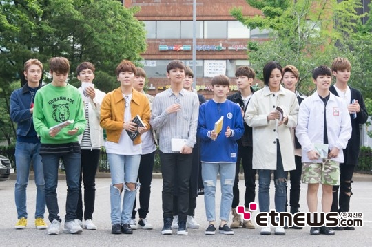 [포토] '기분 업된 세븐틴'