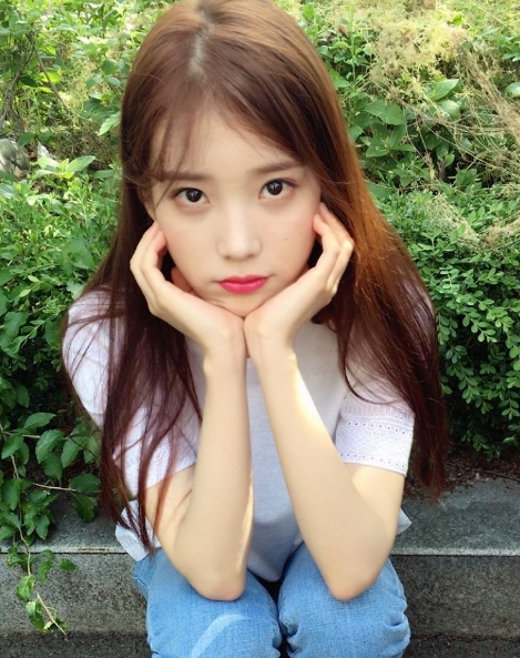 출처:/ 아이유 SNS