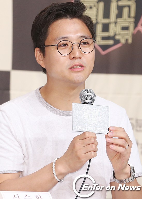 [ON포토] 질문에 답하는 손창우 PD