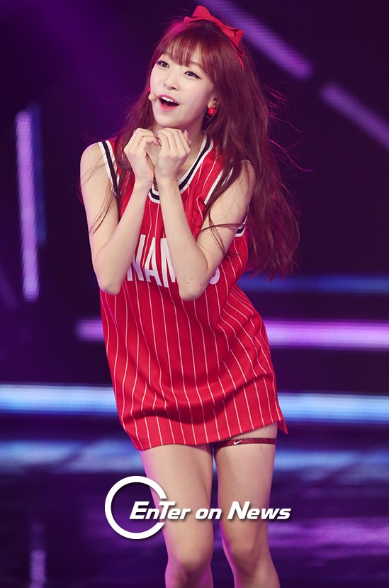 [ON포토] 소나무 수민, ‘하트받으세요!’