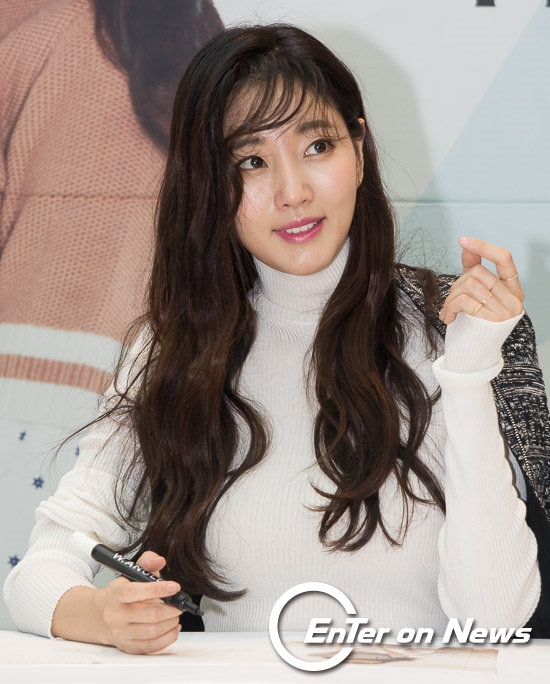 [ON포토] 김사랑, '하트 쏟아지는 눈빛'
