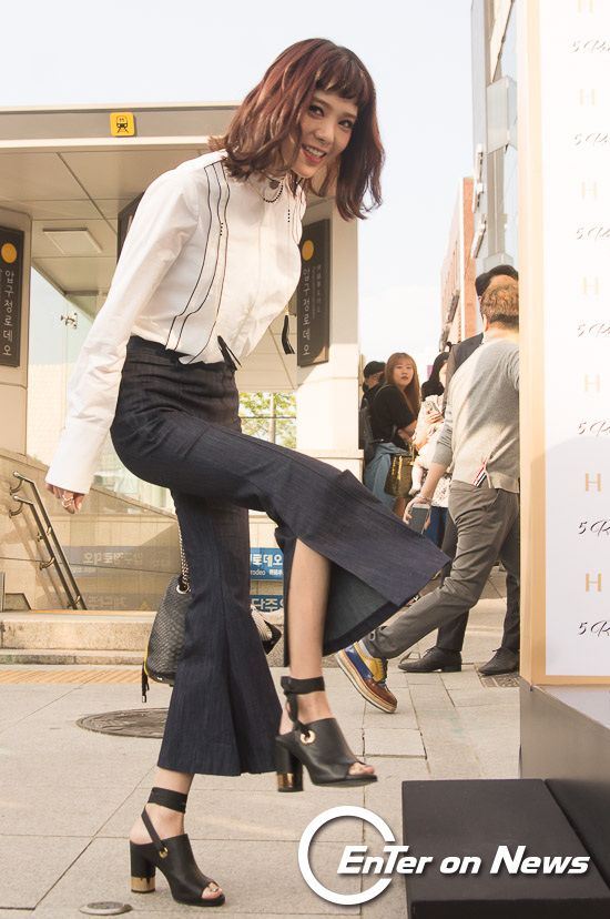 [ON포토] 리지, '보기 안쓰러운 젓가락 각선미'