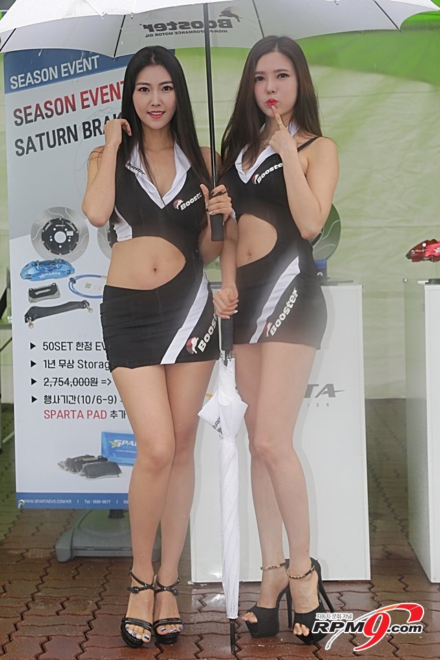 [포토] 레이싱모델 윤선혜&안지아, 다정하게 자매처럼