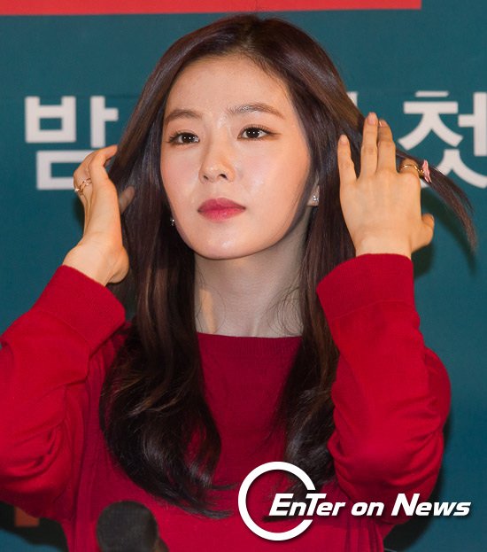 [ON포토] 레드벨벳 아이린, '시크한 머리 매만짐'