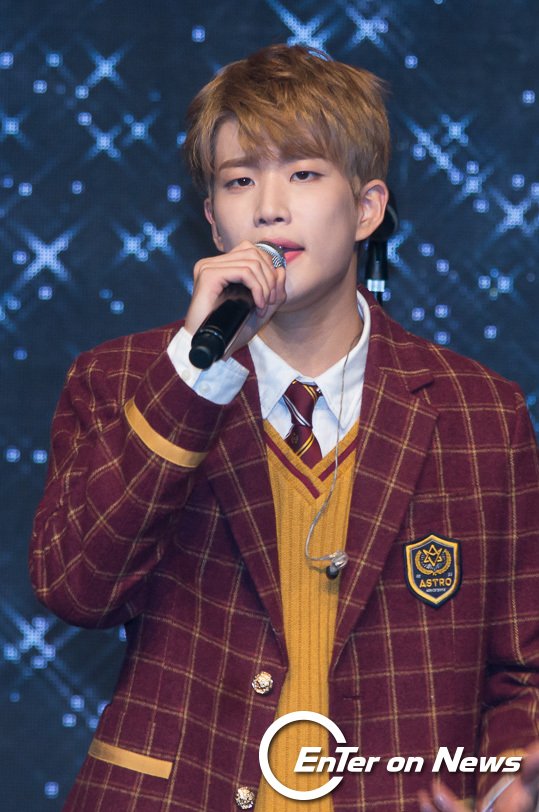 [ ON포토] 아스트로 MJ, '끈적끈적한 눈빛'