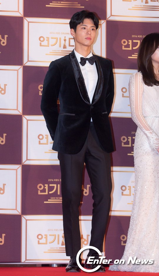 [ON포토] 박보검, '턱시도 핏도 최우수상 수상감'