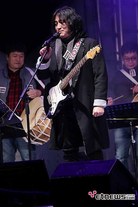 [포토] 송박영신 콘서트 신대철 "음악계의 비선실세 입니다"