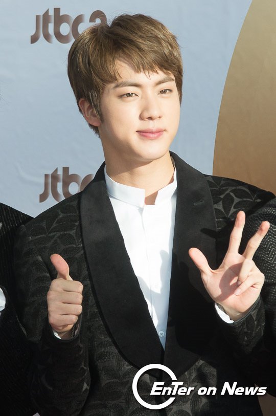 [ON포토] 방탄소년단 진, '피아니스트처럼 긴 손가락'