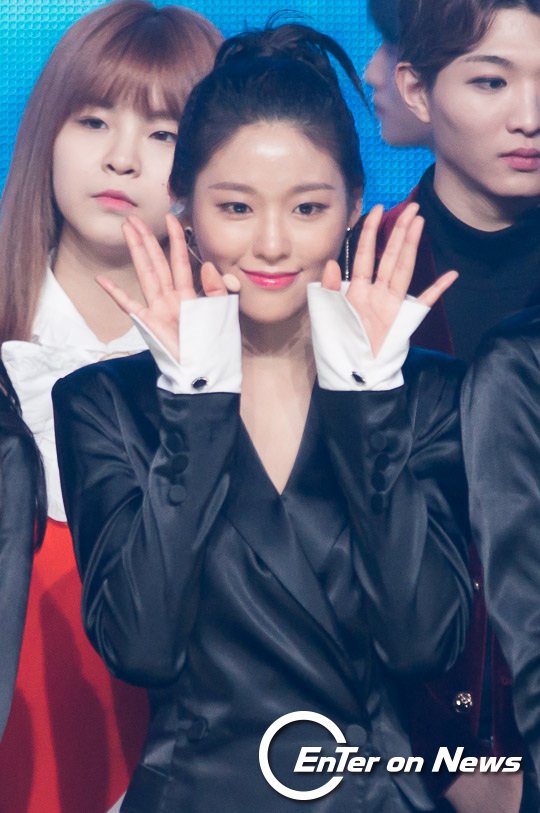 [ON포토] AOA 설현, '너무 예뻐서 익스큐즈'