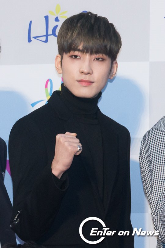 [ON포토] 세븐틴 원우, '이글~아이'