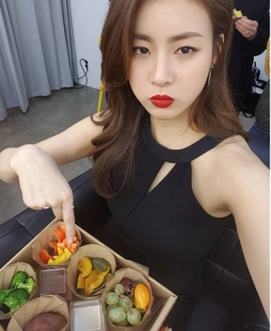 강소라, 체중감량 비법 공개? ‘야채+과일 가득 담긴 도시락 화제’