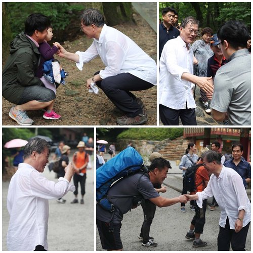 문재인 대통령 오대산 산행...'시민들과 악수하고 사진찍으며'