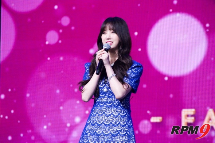 14일 오후 서울 용산구 블루스퀘어 아이마켓홀에서는 그룹 러블리즈(Lovelyz)의 미니 3집 '폴 인 러블리즈(Fall in lovelyz)' 발매기념 쇼케이스가 열렸다. 러블리즈 케이가 개별소개를 하고 있다. (사진=박동선 기자)