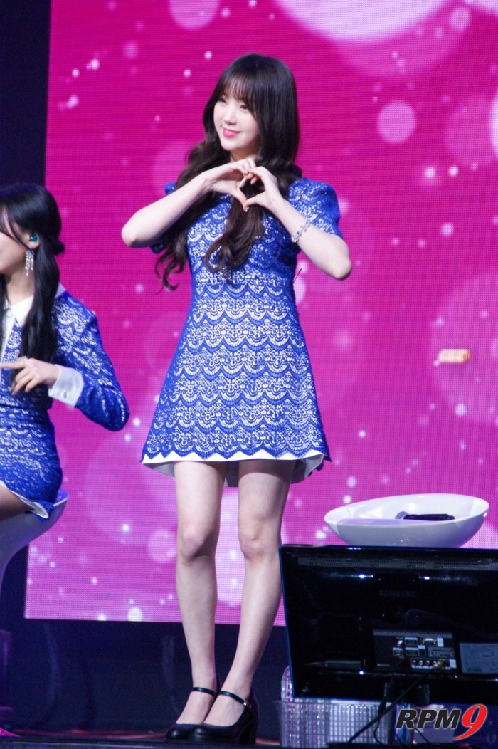 14일 오후 서울 용산구 블루스퀘어 아이마켓홀에서는 그룹 러블리즈(Lovelyz)의 미니 3집 '폴 인 러블리즈(Fall in lovelyz)' 발매기념 쇼케이스가 열렸다. 러블리즈 케이가 매력포즈를 취하고 있다. (사진=박동선 기자)