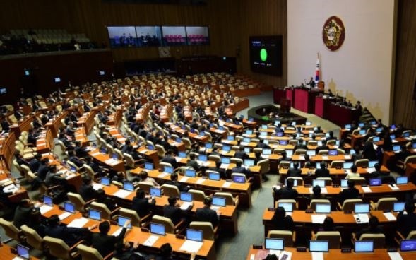 국회 예산심사 다음달 2일 본회의 통과 미지수...여야 투트랙으로 속도전