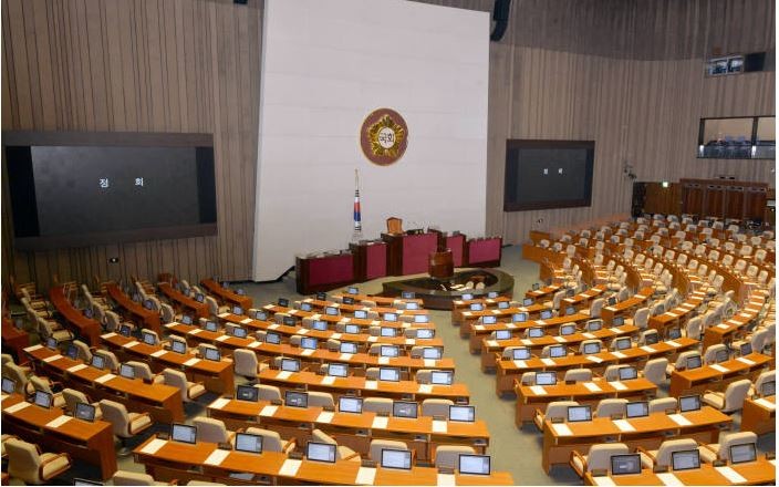 해 넘기는 쟁점 법안 처리…전안법·보편요금제 등 논란 계속