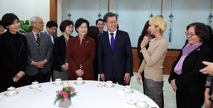 “임신기 육아휴직 허용”…경단녀 예방 팔걷은 정부