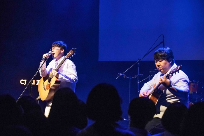 우주왕복선싸이드미러. (사진=CJ문화재단 제공)