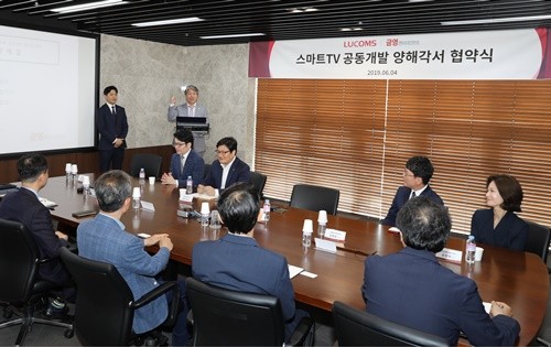 금영엔터테인먼트 대표이사 김진갑 회장이 사업에 대한 포부를 밝히고 있다