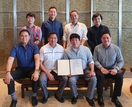 앞줄 왼쪽부터 Romeo C. Kagalingan(Sales director of union bank), Paolo Eugenio J. Baltao(Senior vice president EON banking group), Jason H. Jang(Excutive Vice President of ONE ALLIANCE), Ronnie M. Dela Cruz(Business Manager Head office region)