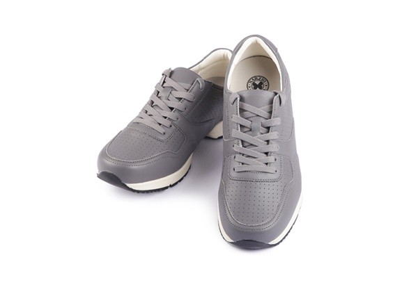 사진제공: 나르지오 워킹화