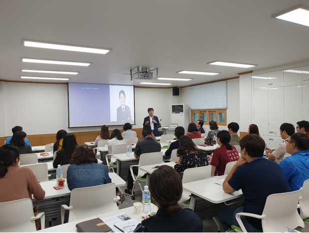 사공정규 동국의대 정신건강의학과 교수가 ‘불안장애 진단의 이해’라는 주제로 강연하고 있다.