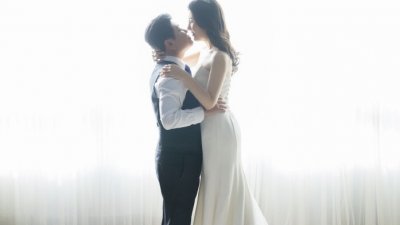 {htmlspecialchars(음악프로듀싱 그룹 타이비언 이현우, 일반인 신부와 19일 백년가약)}
