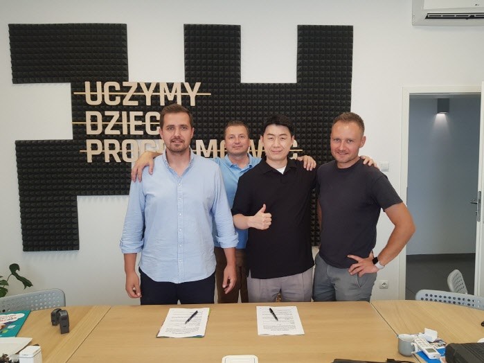 사진=지니로봇 제공