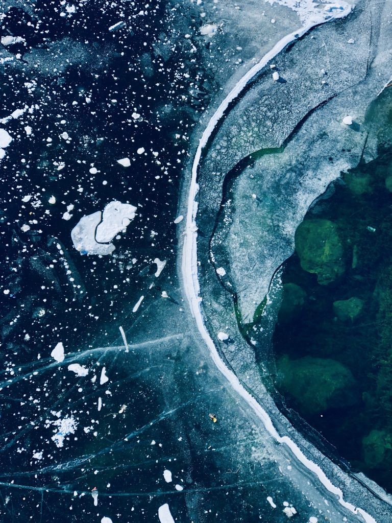 올해의 추상 사진(3등상) – 동결선, iPhone 8 Plus © Matteo Lava - IPPAWARDS