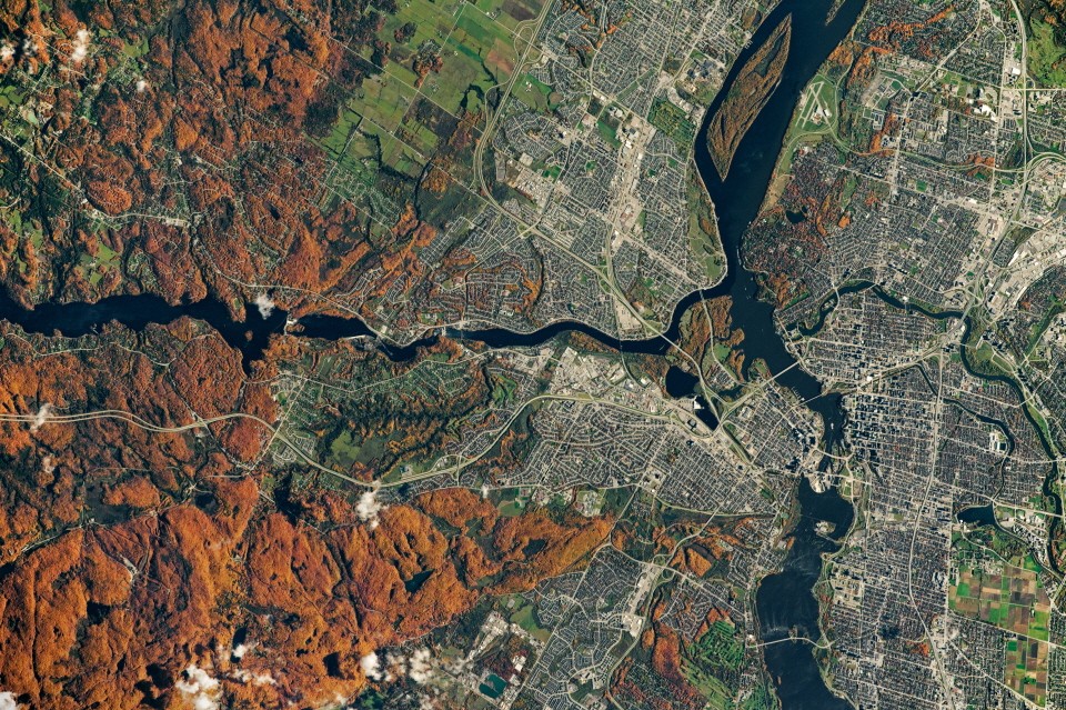 Fall Color in Ottawa. 사진=NASA Earth Observatory