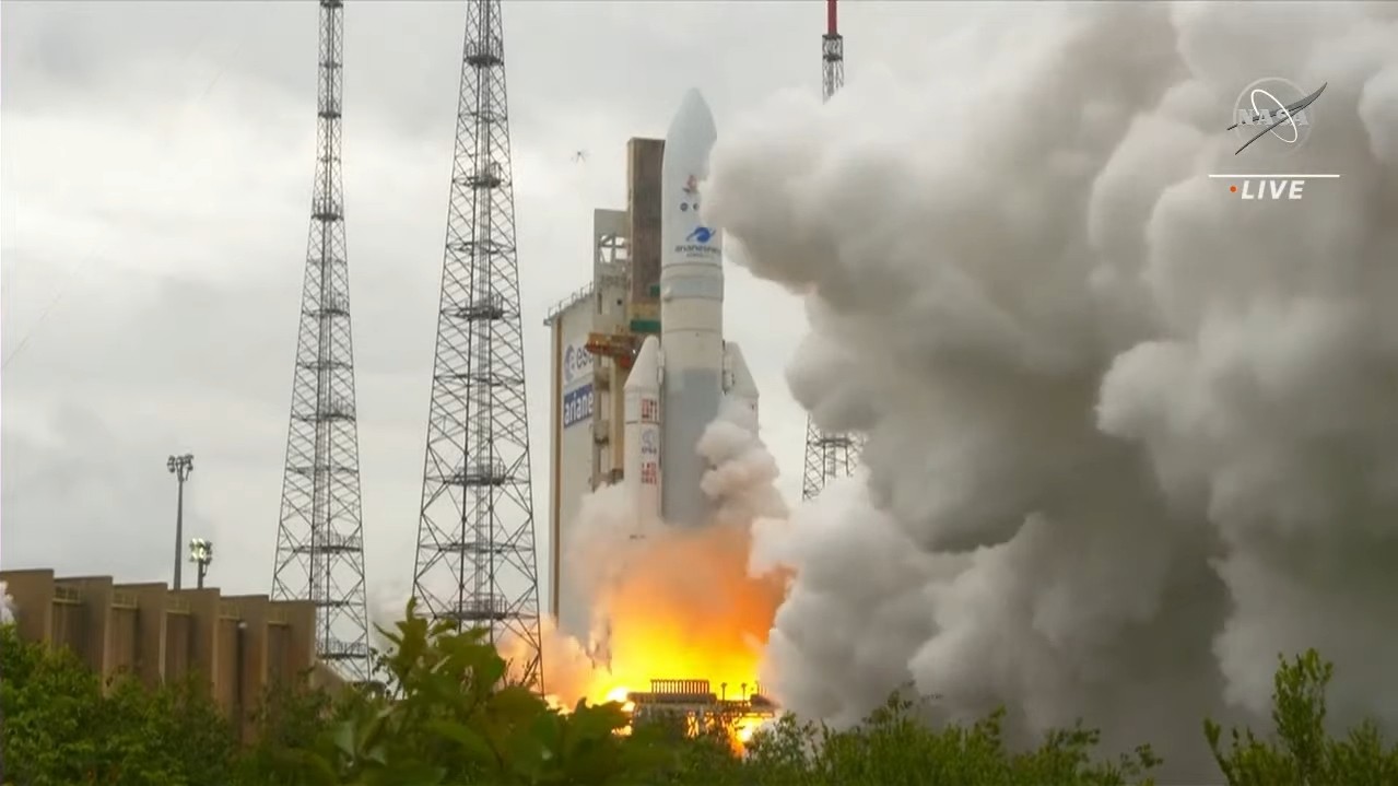 점화된 아리안5호. 사진=미 항공우주국(NASA)