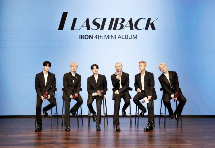 아이콘(IKON)이 레트로 신스팝 '너라는 이유'를 비롯한 아이콘스러움을 다양하게 담은 'FLASHBACK'으로 돌아온다. (사진=YG엔터테인먼트 제공)