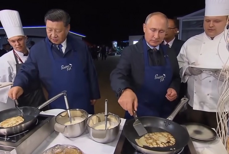 시진핑 중국 국가주석(왼쪽)과 블라디미르 푸틴 러시아 대통령. 사진=미국의소리(VOA) 방송화면 캡쳐