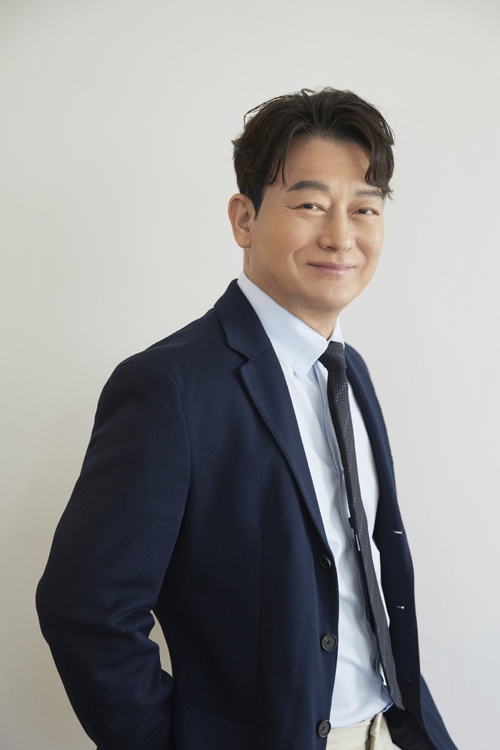 최근 성황리에 종영한 JTBC 드라마 '대행사' 속 최창수 역으로 열연한 배우 조성하와 만났다. (사진=씨제스엔터테인먼트 제공)