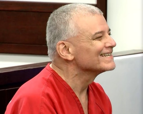 지난달 24일 강간 살인범 스티븐 로렌조가 사형을 선고받고 웃고 있다. 사진=로앤크라임네트워크 유튜브 캡처 