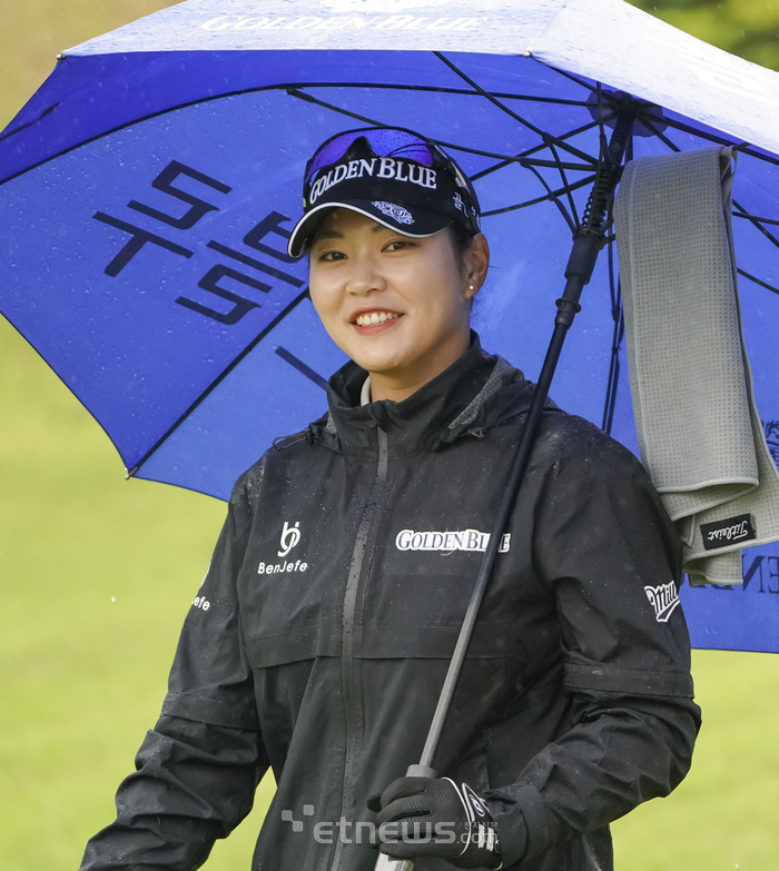 [포토] 미소로 인사하는 인주연