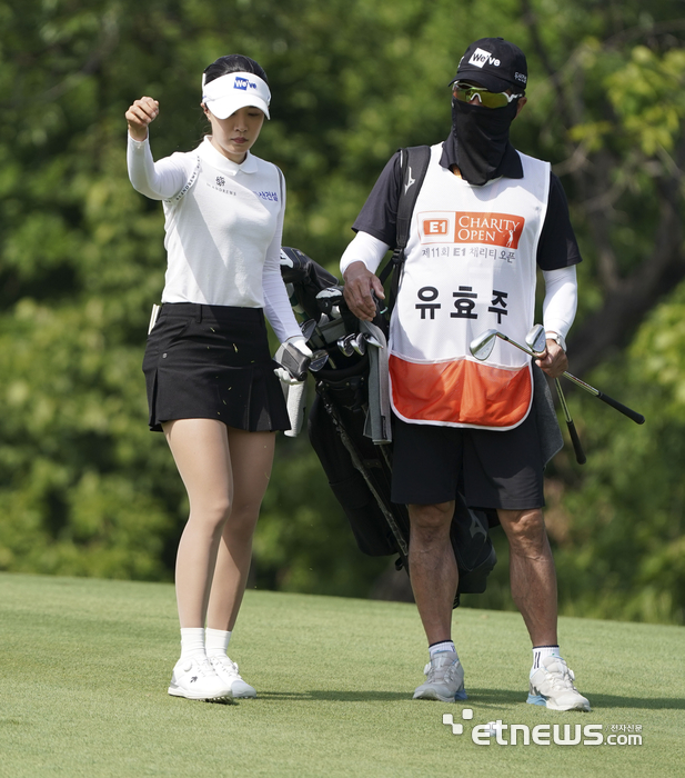 [포토] 유효주, 바람의 영향을 생각한다