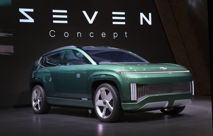 현대차 아이오닉7 디자인을 미리 보여주는 세븐 콘셉트.