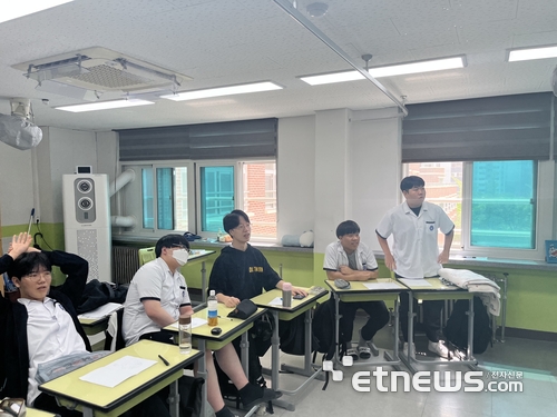 [꿈을 향한 교육]전자신문, 군포e비즈니스고 취업마인드 함양 교육 실시