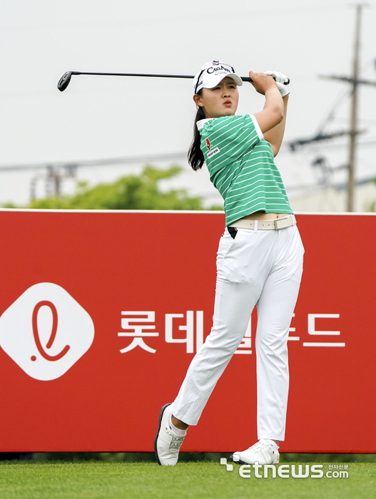 [포토] 최예본, 선두로 경기 마쳐요